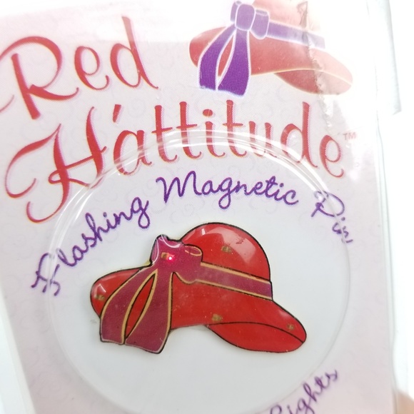 Red Hattitude Flashing Magnetic Pin for Hat/Blouse - Picture 7 of 8